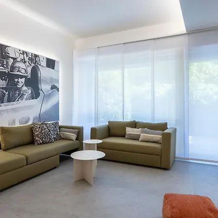 Velino Business 3*